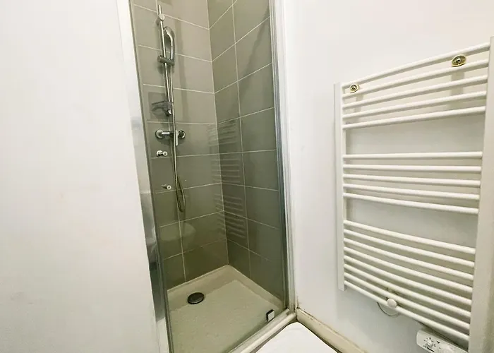 #y7 La Caserne De Bonne Private דירה