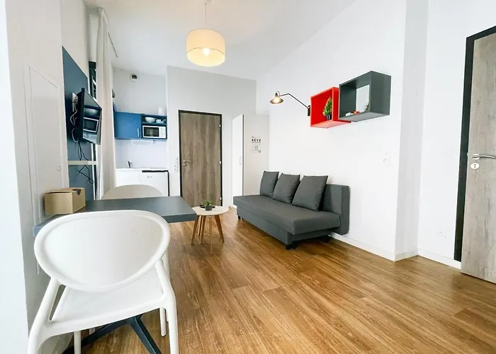 #y7 La Caserne De Bonne Private דירה